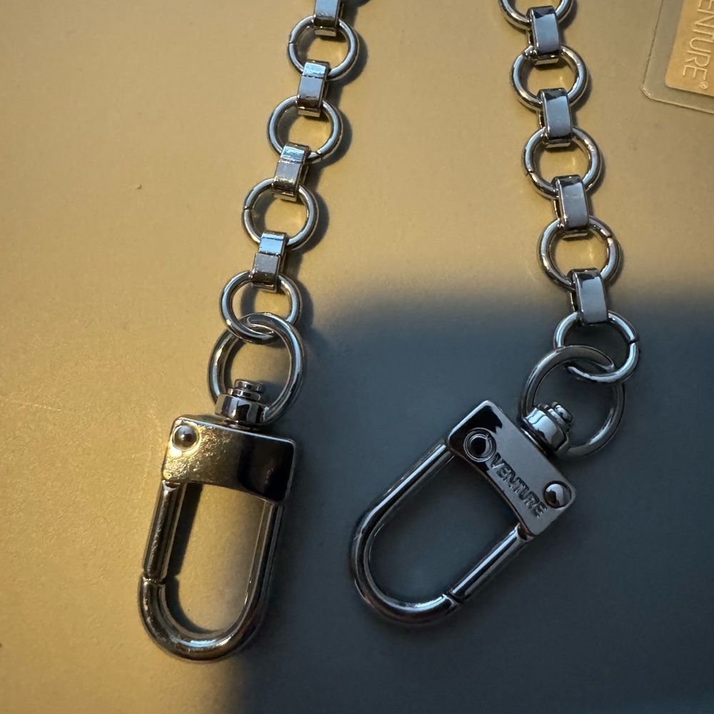 Save the Girls silver chain crossbody phone holder - Picture 2 of 3